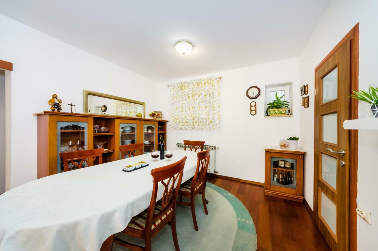 Apartament Mihael *